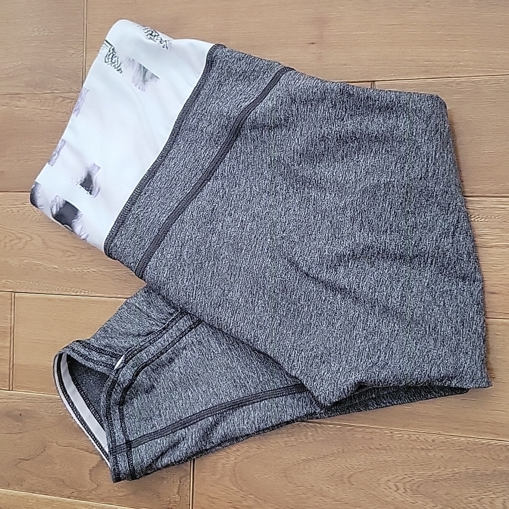 Lululemon Heathered Gray Crop Leggings Stash Pocket Performance Running 6
